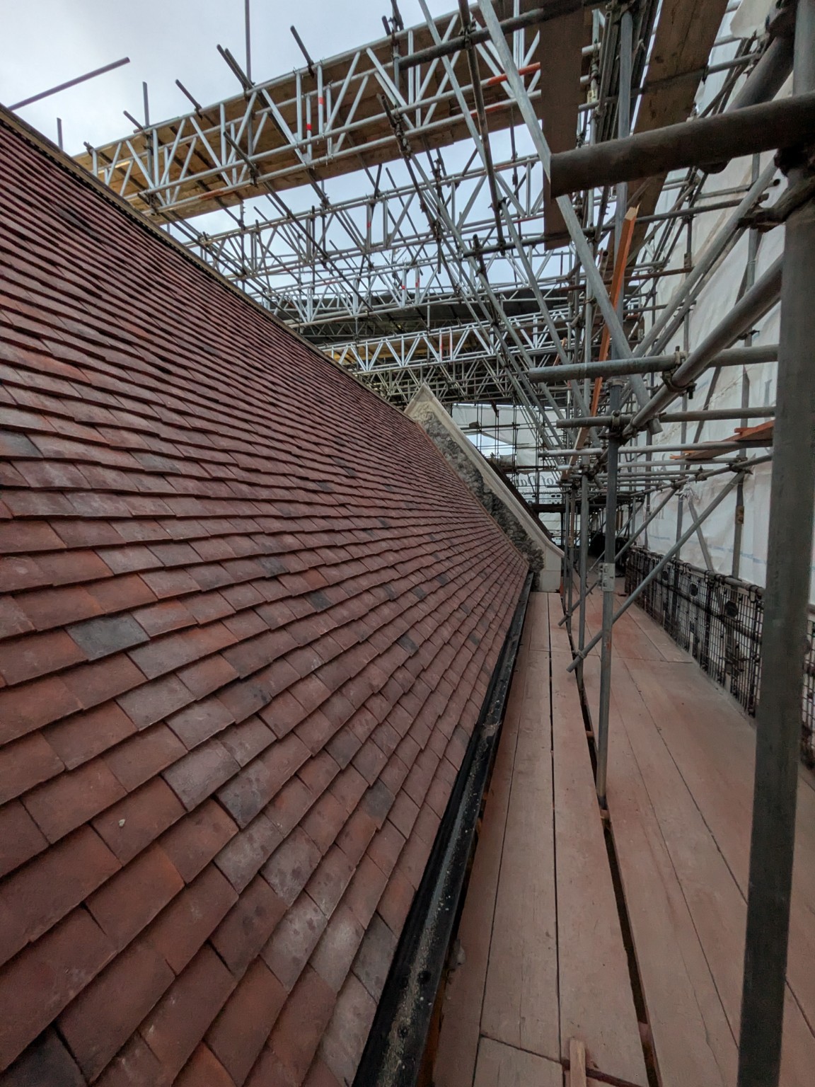 Traditional plain tiling
